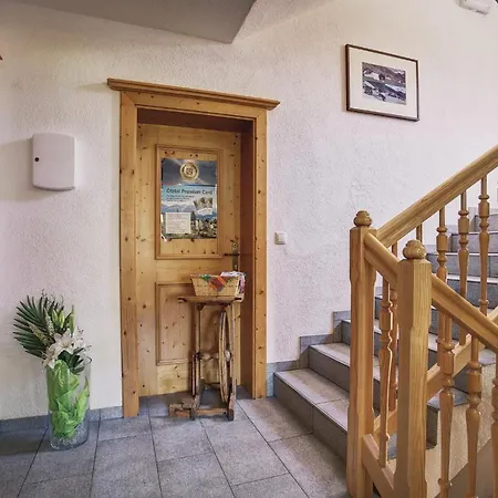 Belledonne & Bike In And Out, Zentrale Lage