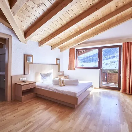 Belledonne & Bike In And Out, Zentrale Lage Ζόλντεν